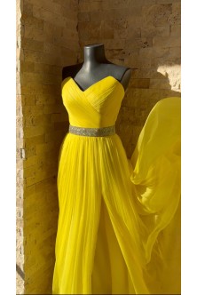 Rochie din voal natural galben, corset geometric cu fronseuri